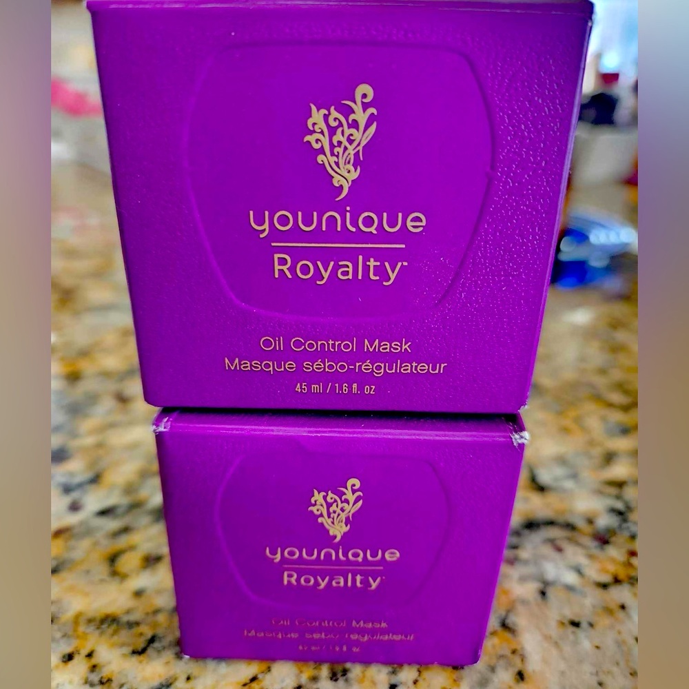 Younique Oil Refining Mask